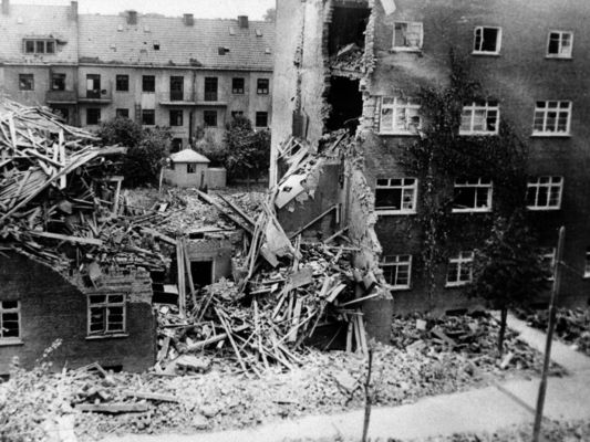 Vorschaubild für den Artikel '100 Jahre GEWOBA - ein Rückblick in Bildern'